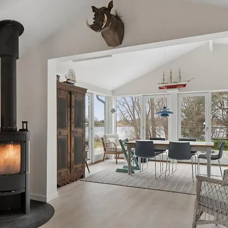 Mooi Direct Ved Vellerup Vig *